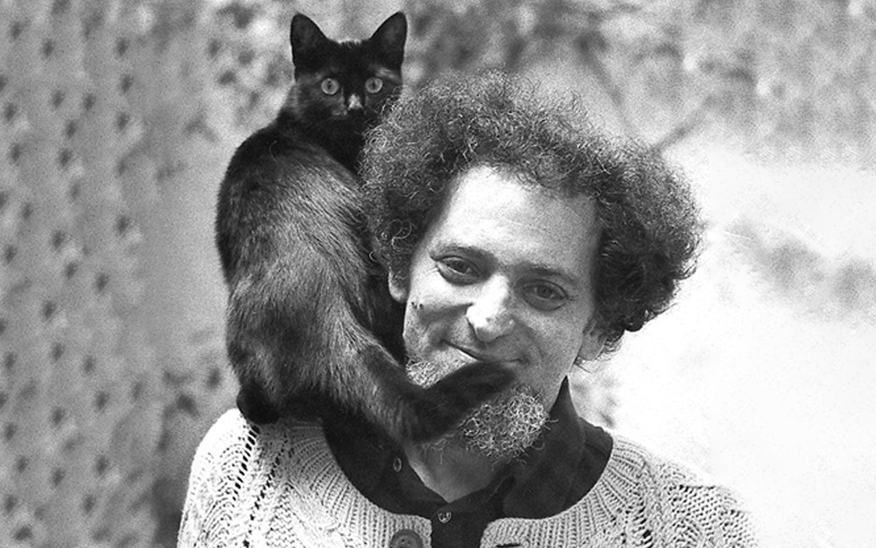 Load video: Georges Perec reads some extracts from &quot;Je me souviens&quot;